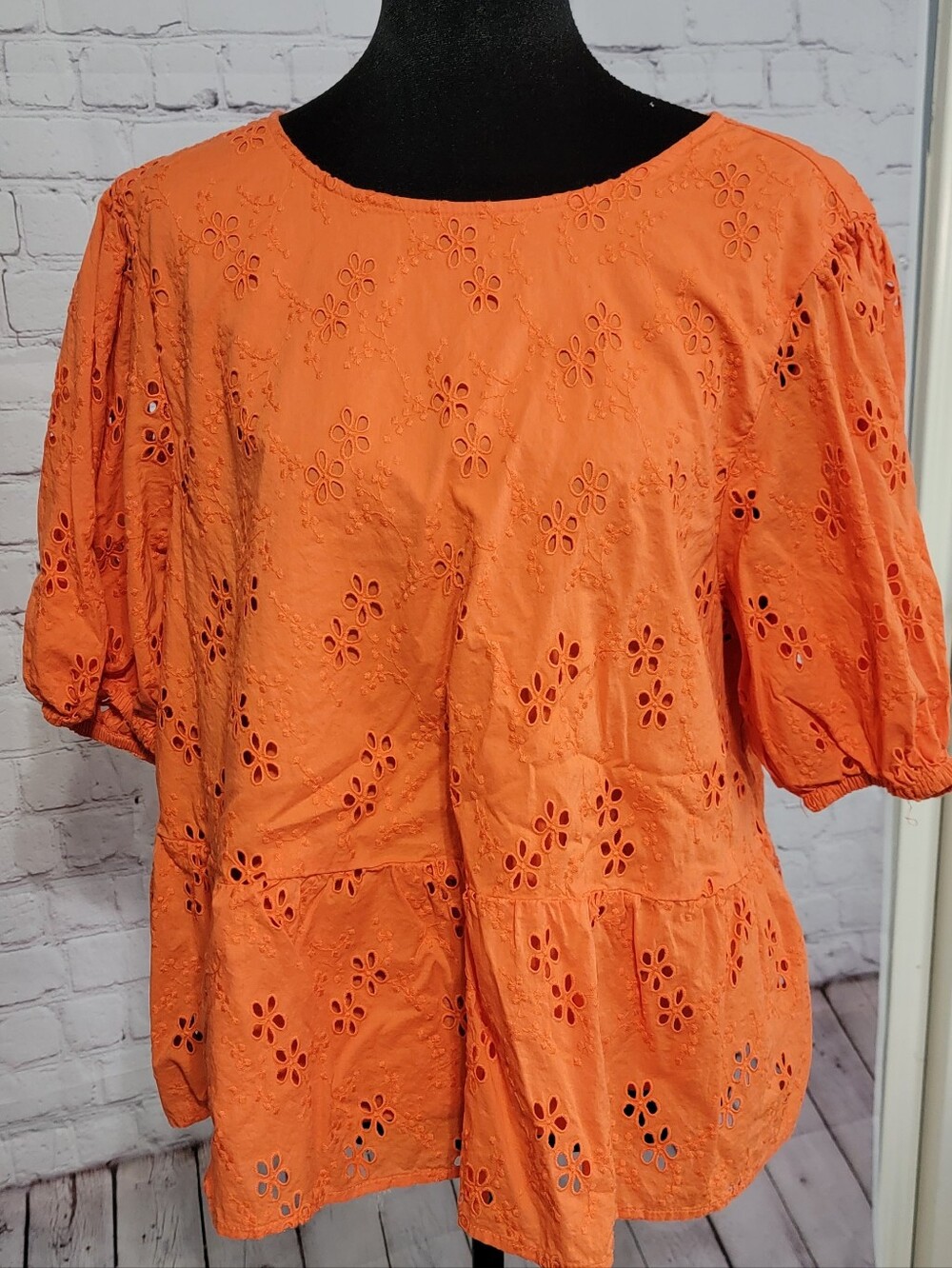 crown & ivy Orange Eyelet Peplum Blouse Large